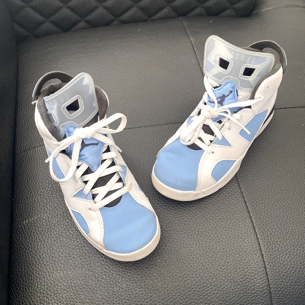 Unisex Jordan shoe youth size 1